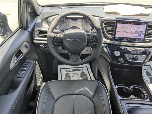 new 2025 Chrysler Pacifica car, priced at $54,535