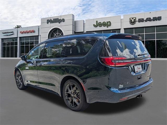 new 2025 Chrysler Pacifica car, priced at $54,535