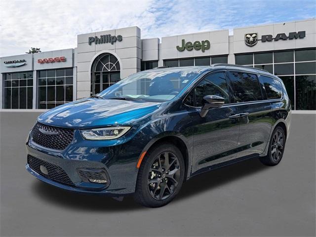 new 2025 Chrysler Pacifica car, priced at $54,535