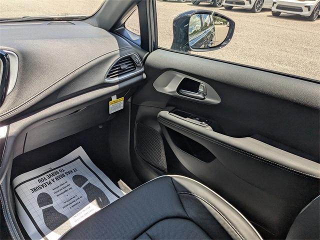 new 2025 Chrysler Pacifica car, priced at $54,535