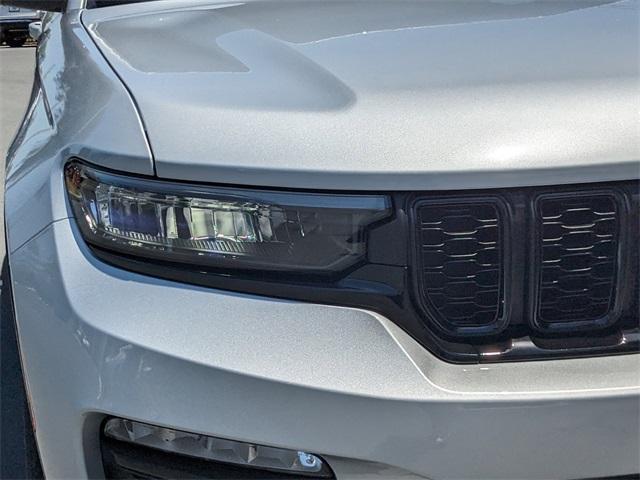 new 2025 Jeep Grand Cherokee car, priced at $53,660