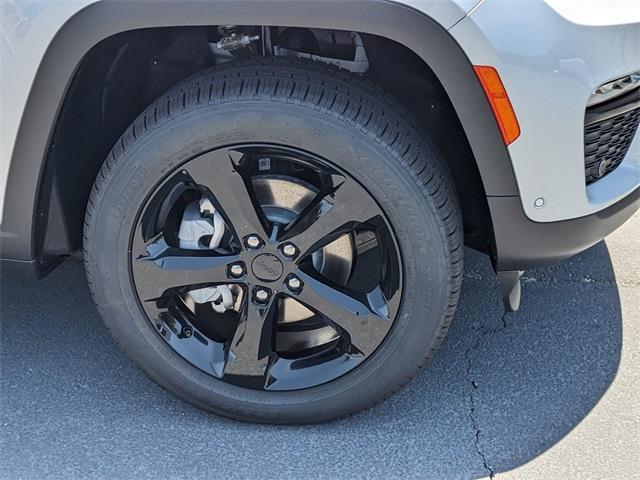 new 2025 Jeep Grand Cherokee car, priced at $53,660