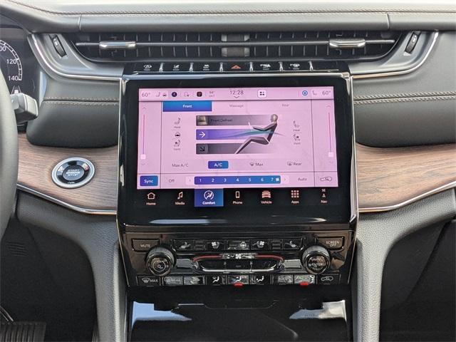 new 2025 Jeep Grand Cherokee L car, priced at $59,081