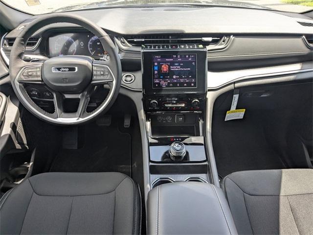 new 2025 Jeep Grand Cherokee car, priced at $42,170