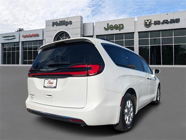 used 2022 Chrysler Pacifica car, priced at $21,669