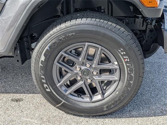 new 2025 Jeep Gladiator car, priced at $45,787