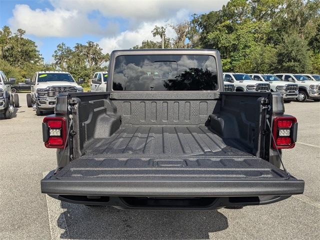 new 2025 Jeep Gladiator car, priced at $45,787