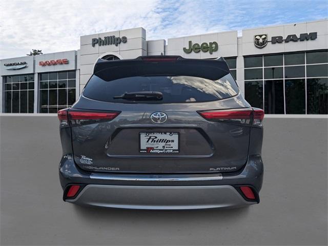 used 2021 Toyota Highlander car, priced at $39,967