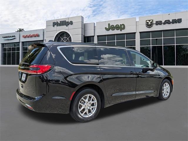 used 2024 Chrysler Pacifica car, priced at $32,789