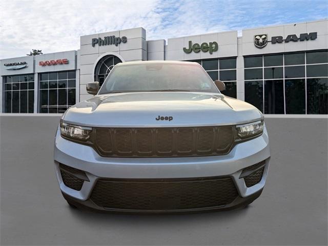 new 2025 Jeep Grand Cherokee car, priced at $48,170