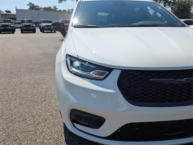 new 2026 Chrysler Pacifica car, priced at $48,733