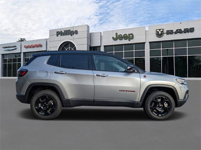 new 2024 Jeep Compass car, priced at $39,985