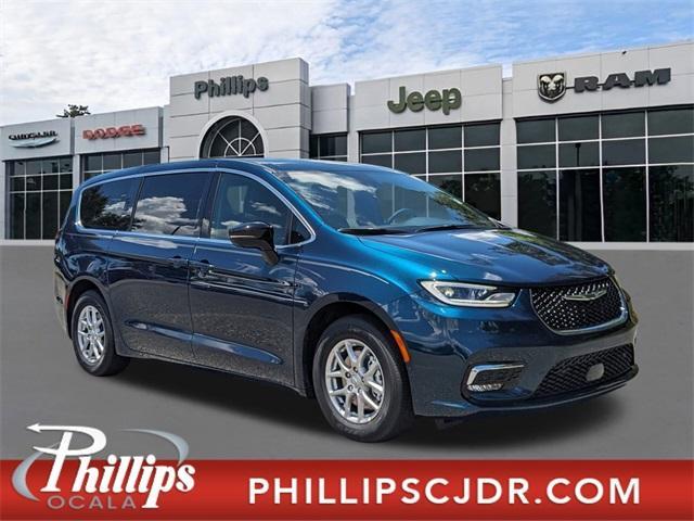 new 2025 Chrysler Pacifica car, priced at $46,220