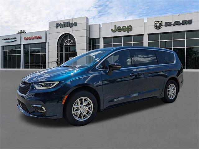 new 2025 Chrysler Pacifica car, priced at $46,220