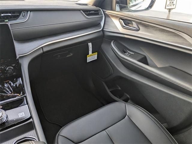 new 2025 Jeep Grand Cherokee L car, priced at $45,200