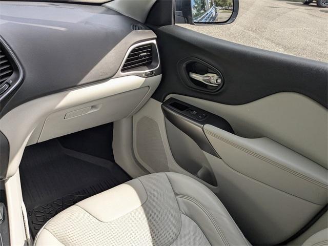 used 2021 Jeep Cherokee car, priced at $18,999