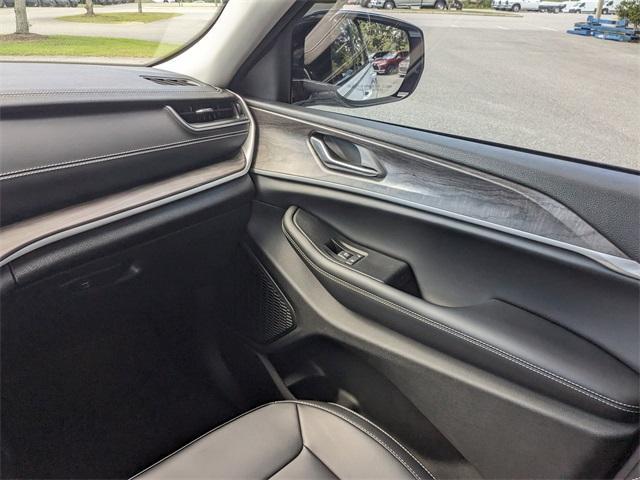 used 2024 Jeep Grand Cherokee car, priced at $38,889