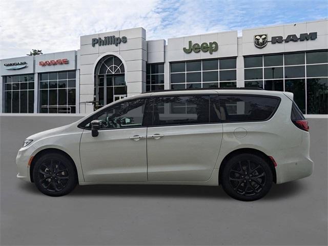 new 2025 Chrysler Pacifica car, priced at $52,845