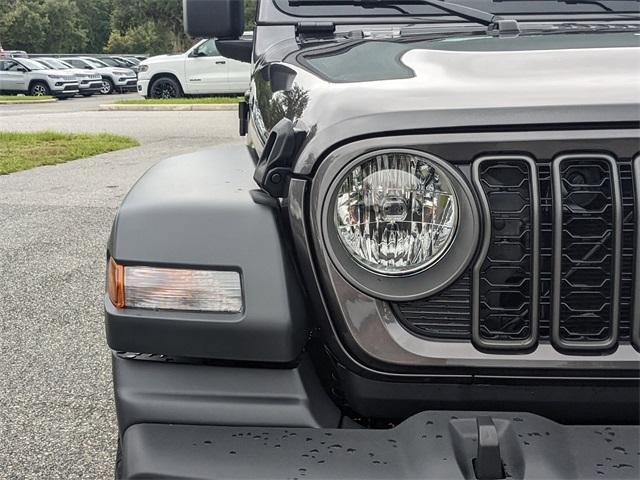 new 2025 Jeep Wrangler car, priced at $43,580