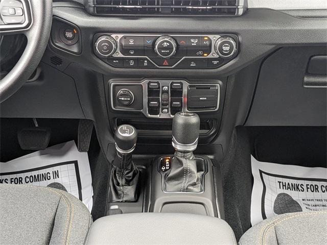 new 2025 Jeep Wrangler car, priced at $43,580
