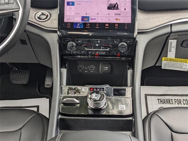 new 2025 Jeep Grand Cherokee car, priced at $48,490