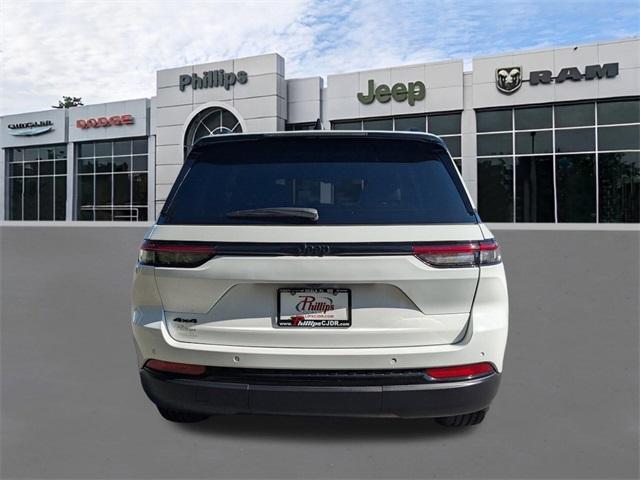 used 2025 Jeep Grand Cherokee car, priced at $38,999