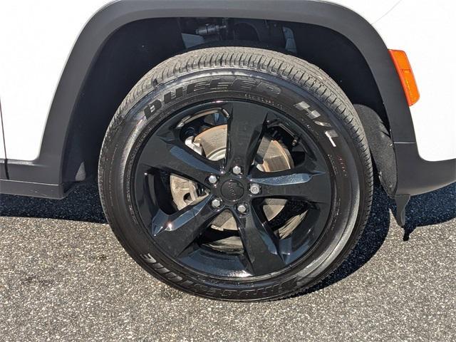 used 2025 Jeep Grand Cherokee car, priced at $38,999