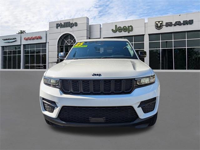 used 2025 Jeep Grand Cherokee car, priced at $38,999
