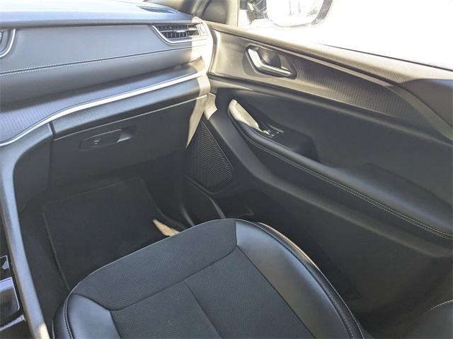 used 2025 Jeep Grand Cherokee car, priced at $38,999