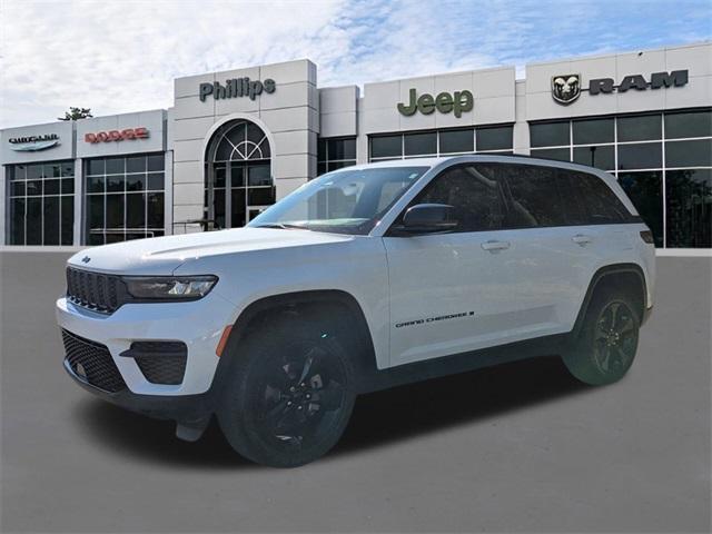 used 2025 Jeep Grand Cherokee car, priced at $38,999