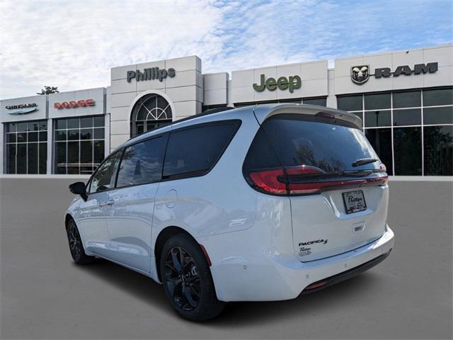 new 2024 Chrysler Pacifica car, priced at $43,504