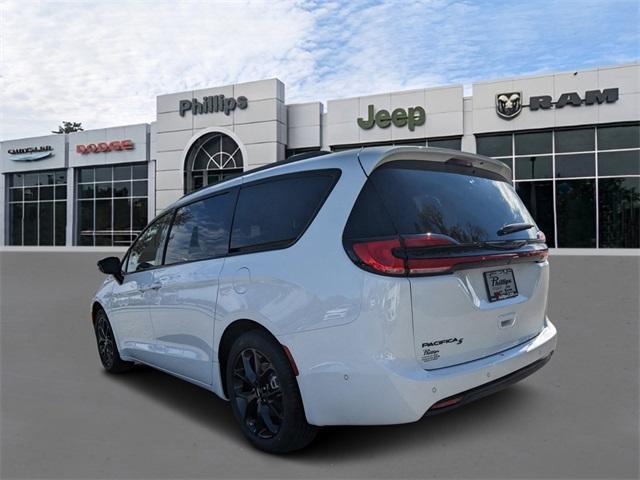 new 2024 Chrysler Pacifica car, priced at $44,754