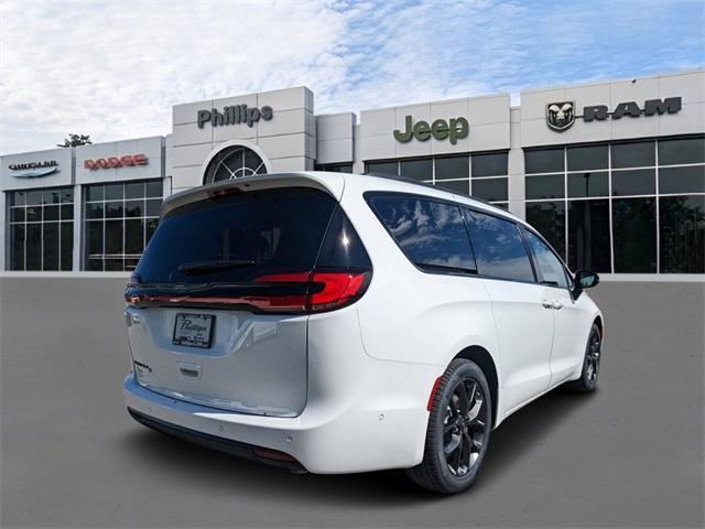 new 2024 Chrysler Pacifica car, priced at $44,754