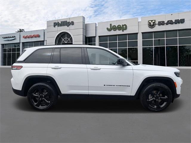 used 2023 Jeep Grand Cherokee car, priced at $29,746