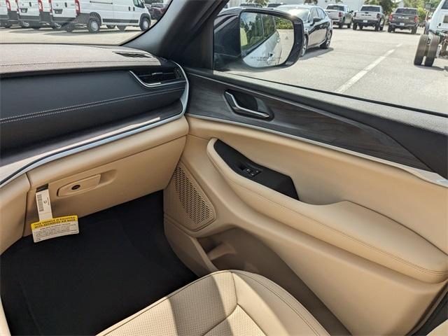 new 2025 Jeep Grand Cherokee car, priced at $50,935