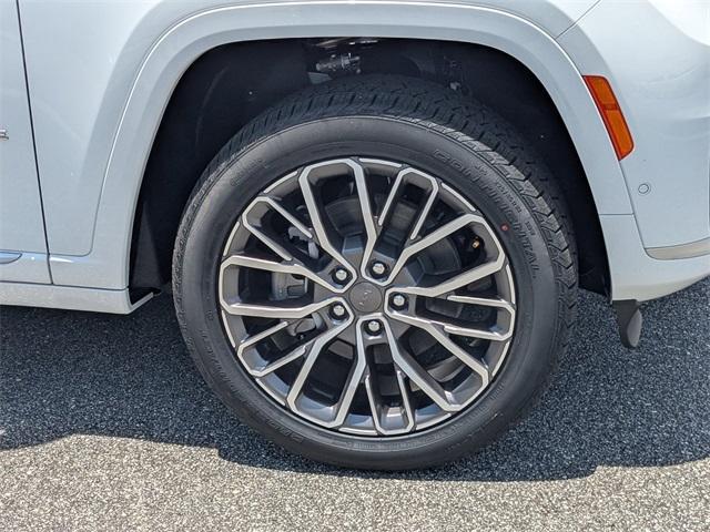 new 2025 Jeep Grand Cherokee L car, priced at $70,805