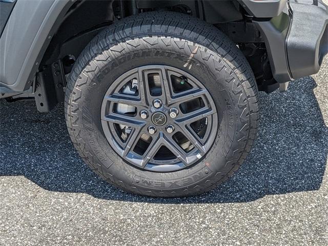 new 2025 Jeep Wrangler car, priced at $45,585