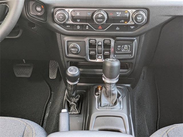 new 2025 Jeep Wrangler car, priced at $45,585