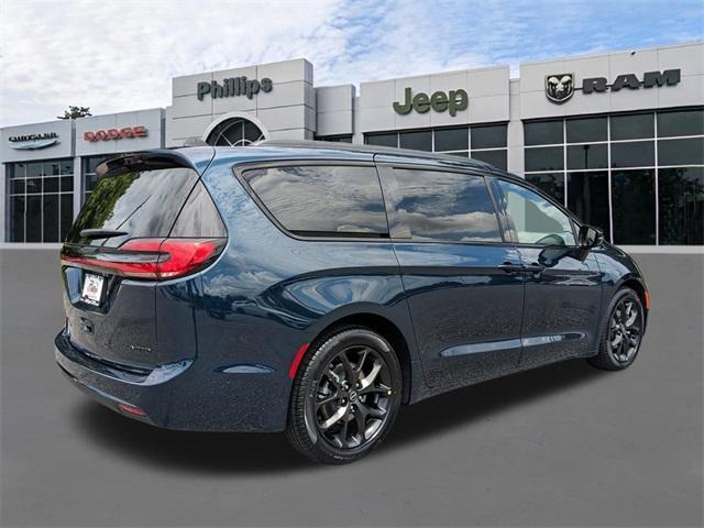 new 2025 Chrysler Pacifica car, priced at $53,340