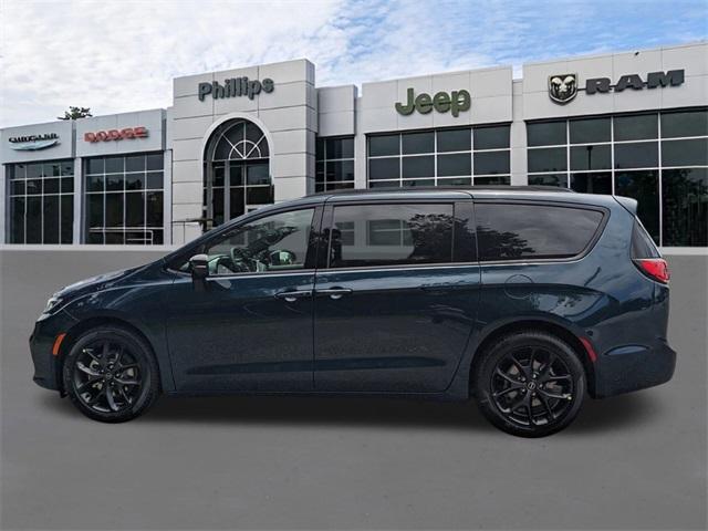 new 2025 Chrysler Pacifica car, priced at $53,340