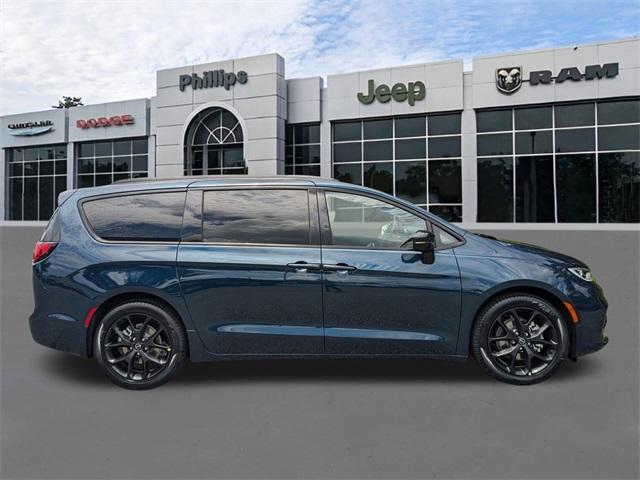 new 2025 Chrysler Pacifica car, priced at $53,340