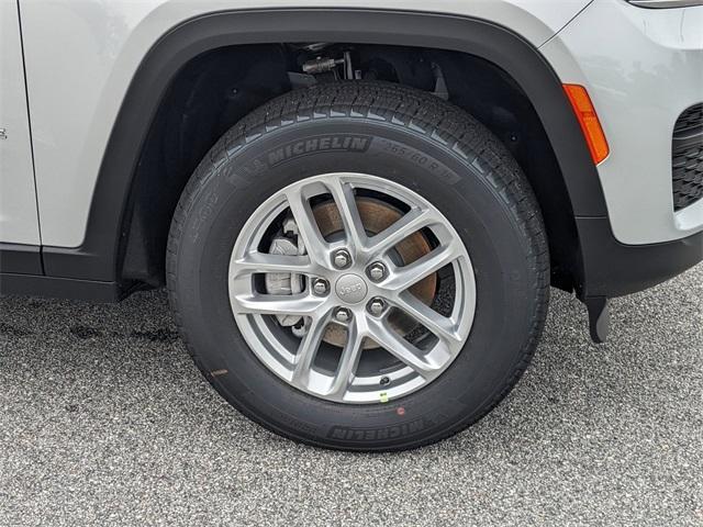 new 2025 Jeep Grand Cherokee car, priced at $42,170