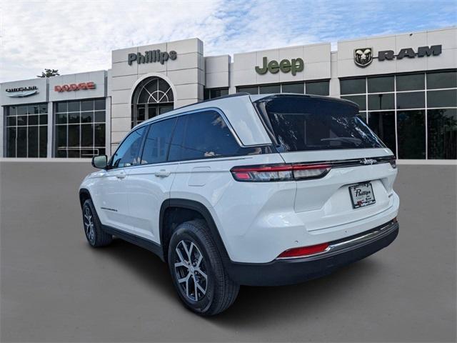 new 2024 Jeep Grand Cherokee car, priced at $46,200