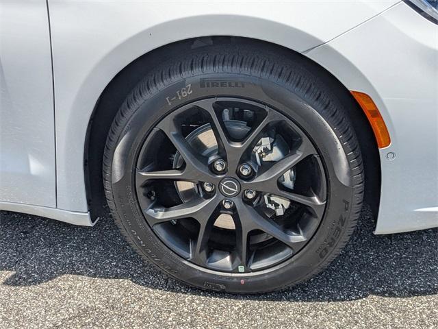 new 2025 Chrysler Pacifica car, priced at $52,845