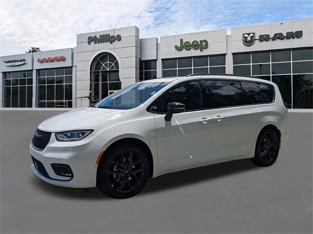 new 2025 Chrysler Pacifica car, priced at $52,845