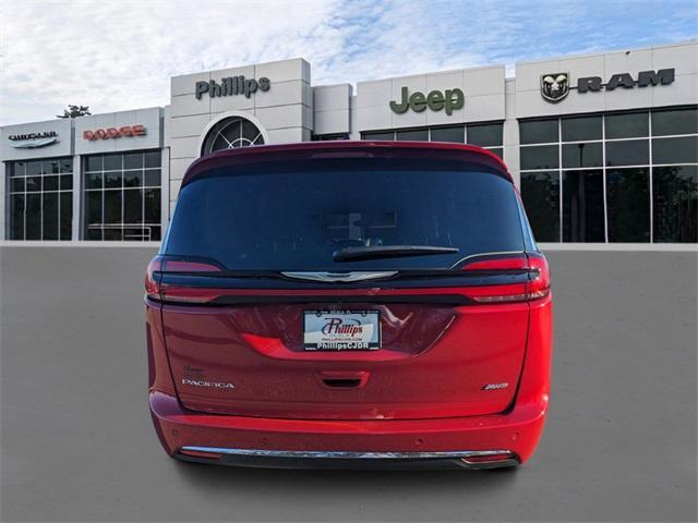 new 2025 Chrysler Pacifica car, priced at $47,635