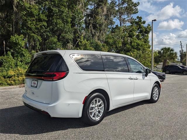 new 2025 Chrysler Pacifica car, priced at $45,725