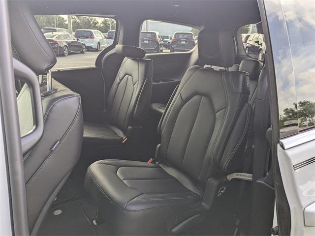 new 2025 Chrysler Pacifica car, priced at $45,725