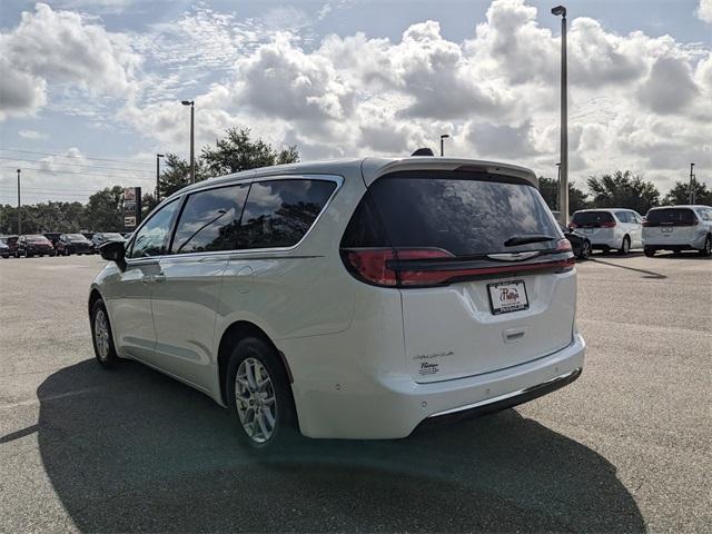 new 2025 Chrysler Pacifica car, priced at $45,725