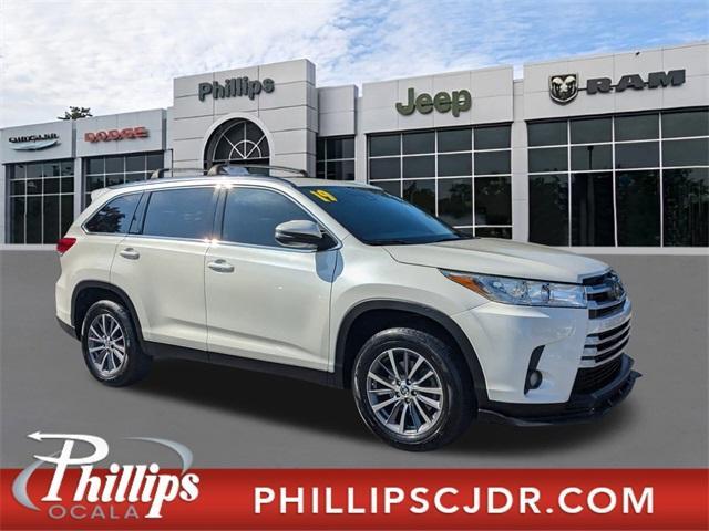 used 2019 Toyota Highlander car, priced at $17,999